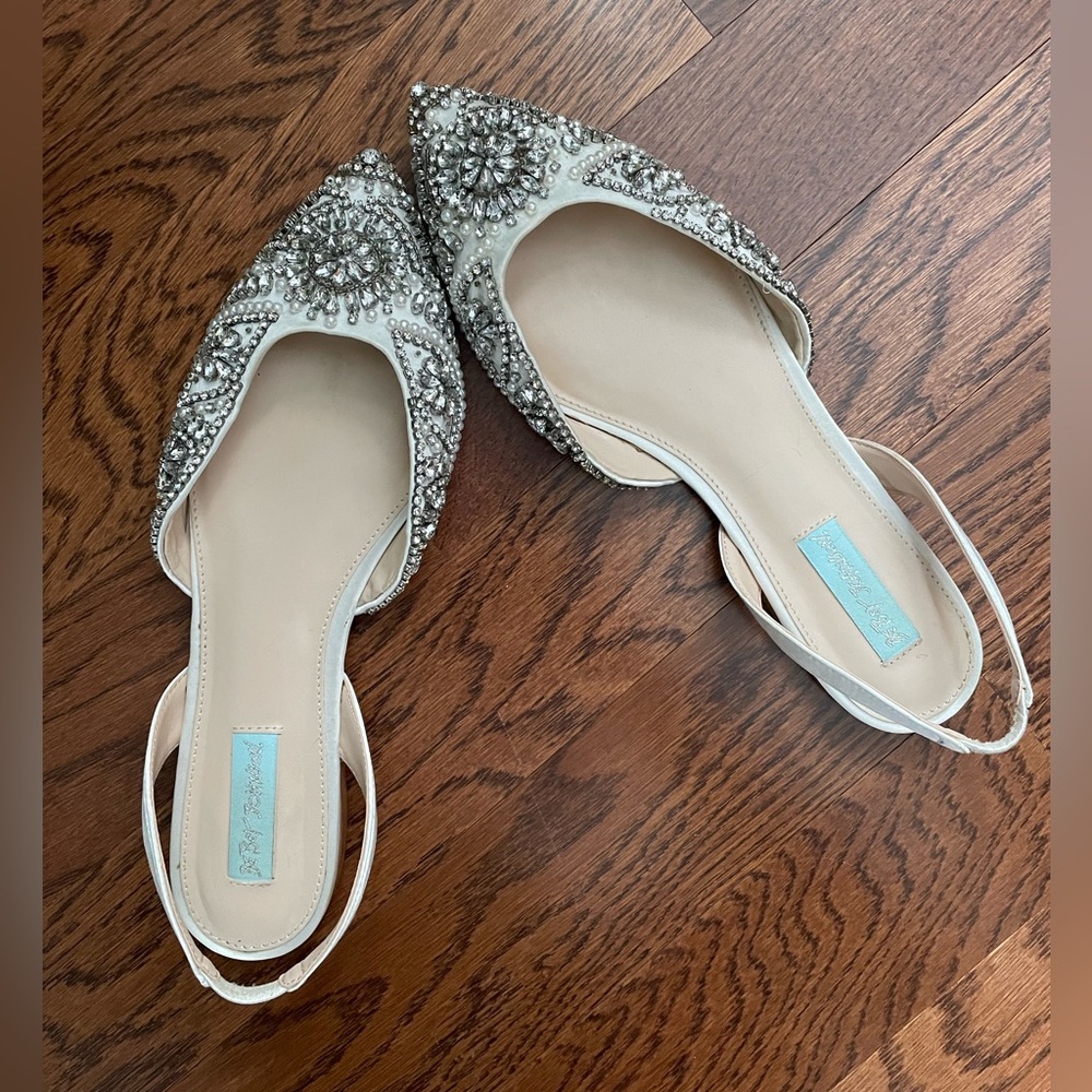 Blue by Betsey Johnson - Ivory - Size 9